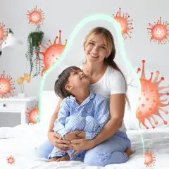 Mama tuli dziecko, gdy dopada go duszący kaszel u dziecka w nocy. Jak pomóc? Otacza ich tarcza ochronna przed wirusami.