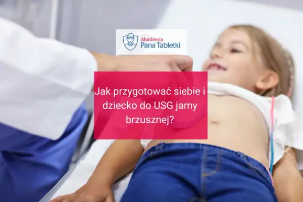 Lekarz wykonuje usg brzucha dziecka. Na ekranie widoczny jest brzuch dziewczynki, a lekarz przykłada sondę do badania.